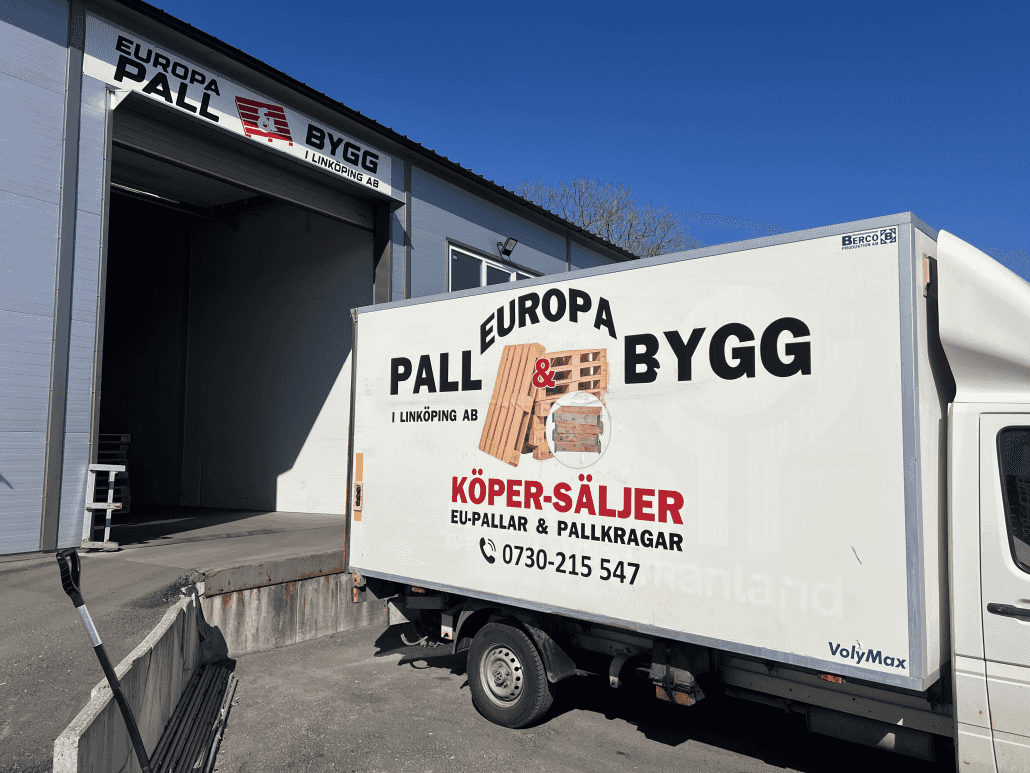 Europapall & Byggs lager och servicebil vid Torvingegatan 19 i Linköping